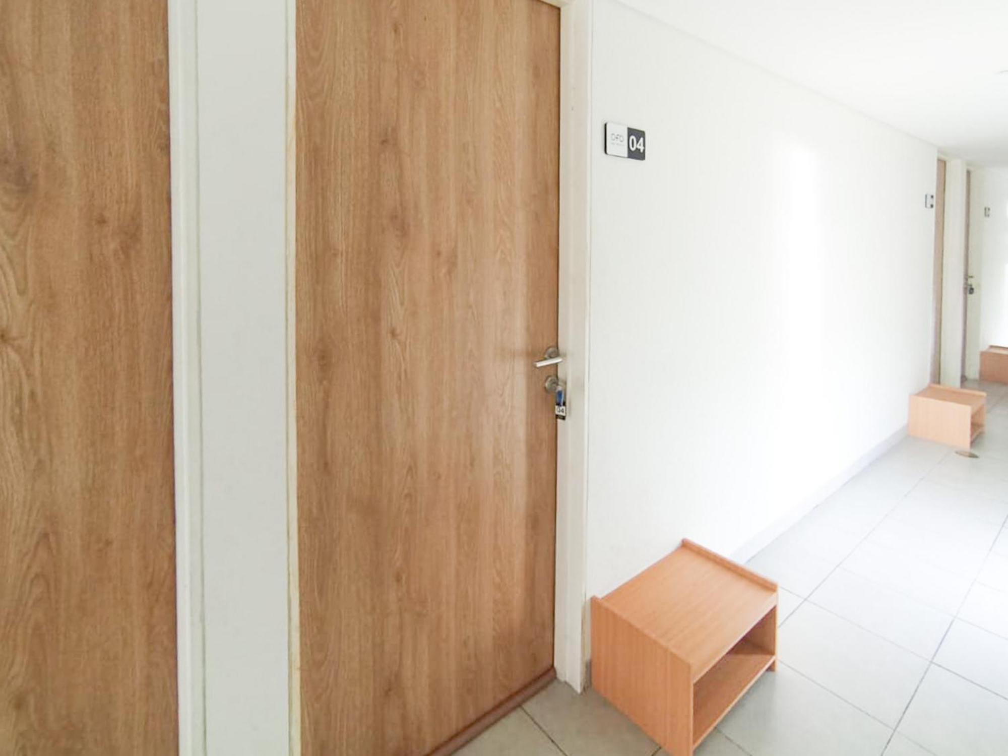Отель Ofo Kost Premium Kampung Inggris Pare Syariah Mitra Reddoorz Экстерьер фото