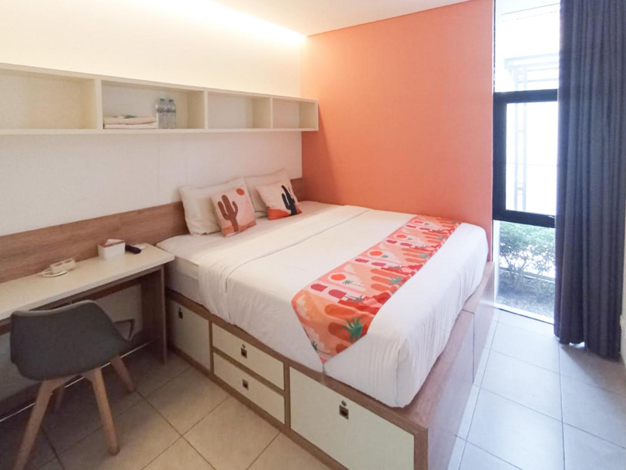 Отель Ofo Kost Premium Kampung Inggris Pare Syariah Mitra Reddoorz Экстерьер фото